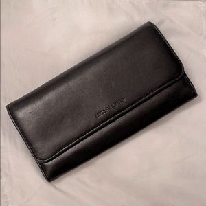 LIZCLAIBORNE BLACK LEATHER WALLET
